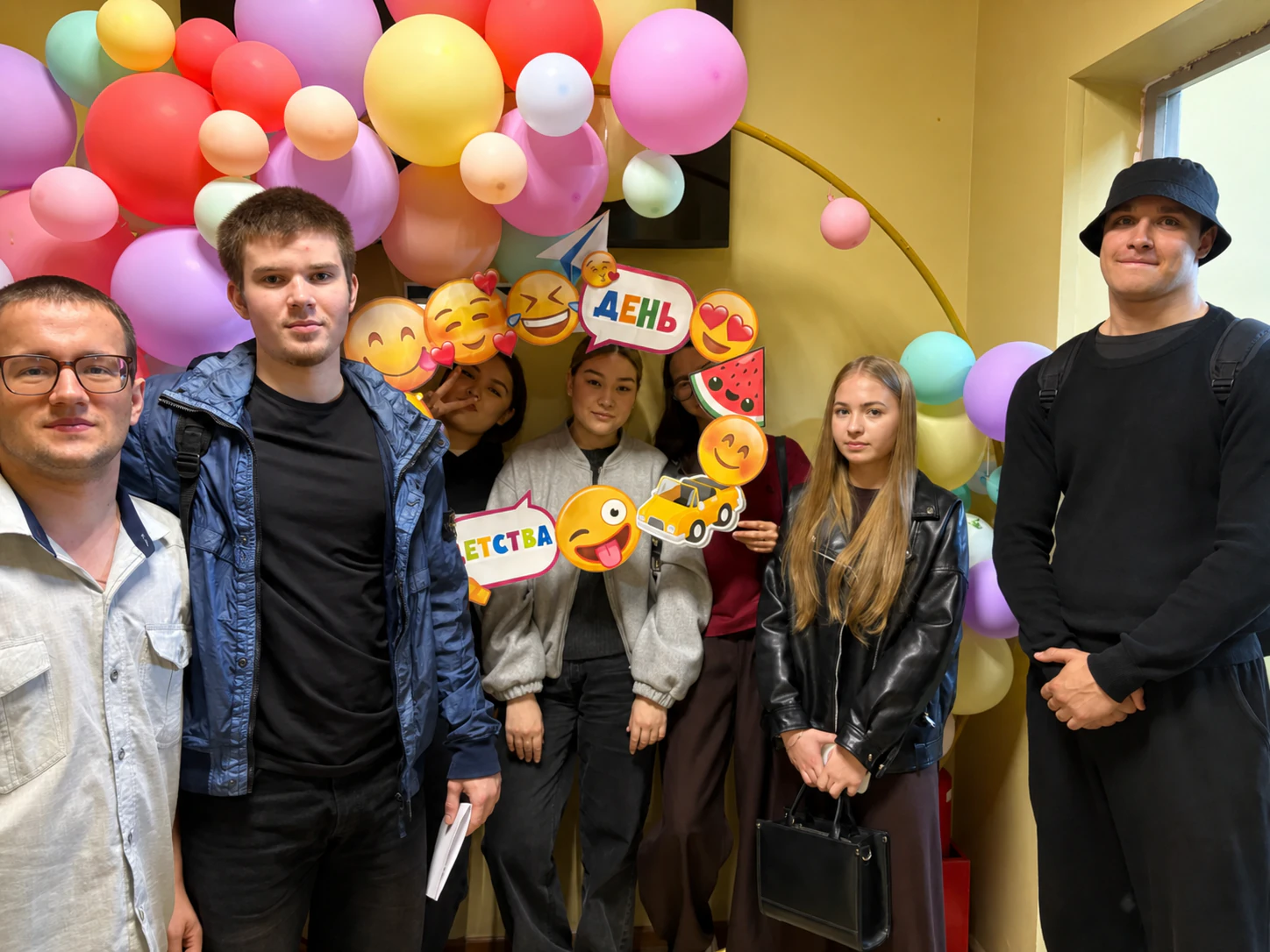 Студенты МИКА на мероприятии колледжа